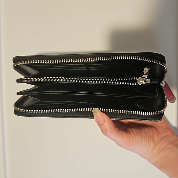 Louis Vuitton black epi zippy organizer wallet - Picture 6 of 12